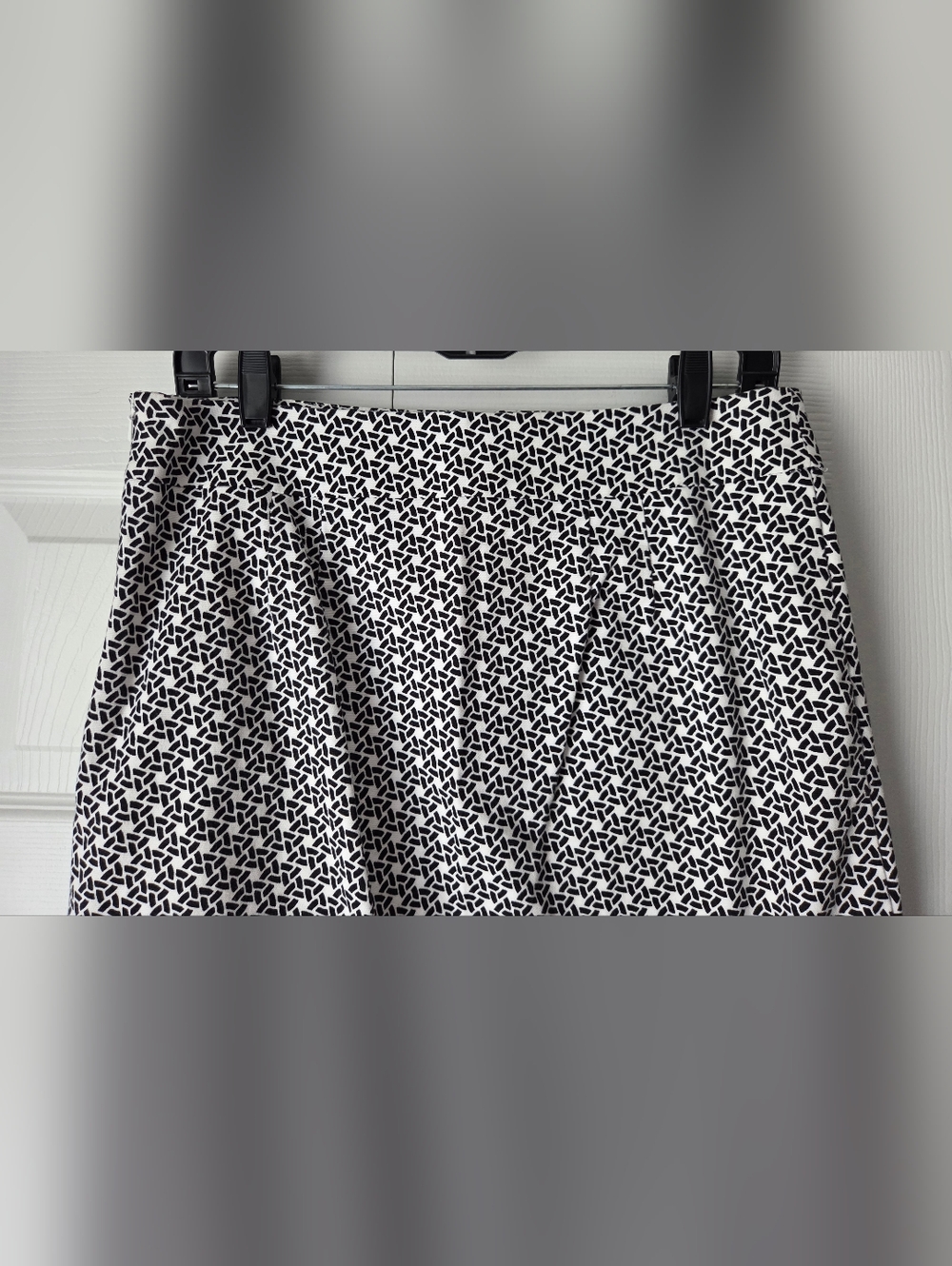 NWOT Talbots Black & White Geometric Scallop-Hem Skirt Size 6 - Picture 7 of 11